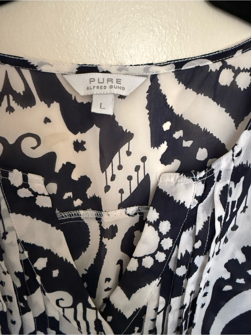 2 for $10 ALFRED SUNG Navy & White Printed Sleeveless Button-Front Camisole - Picture 3 of 6